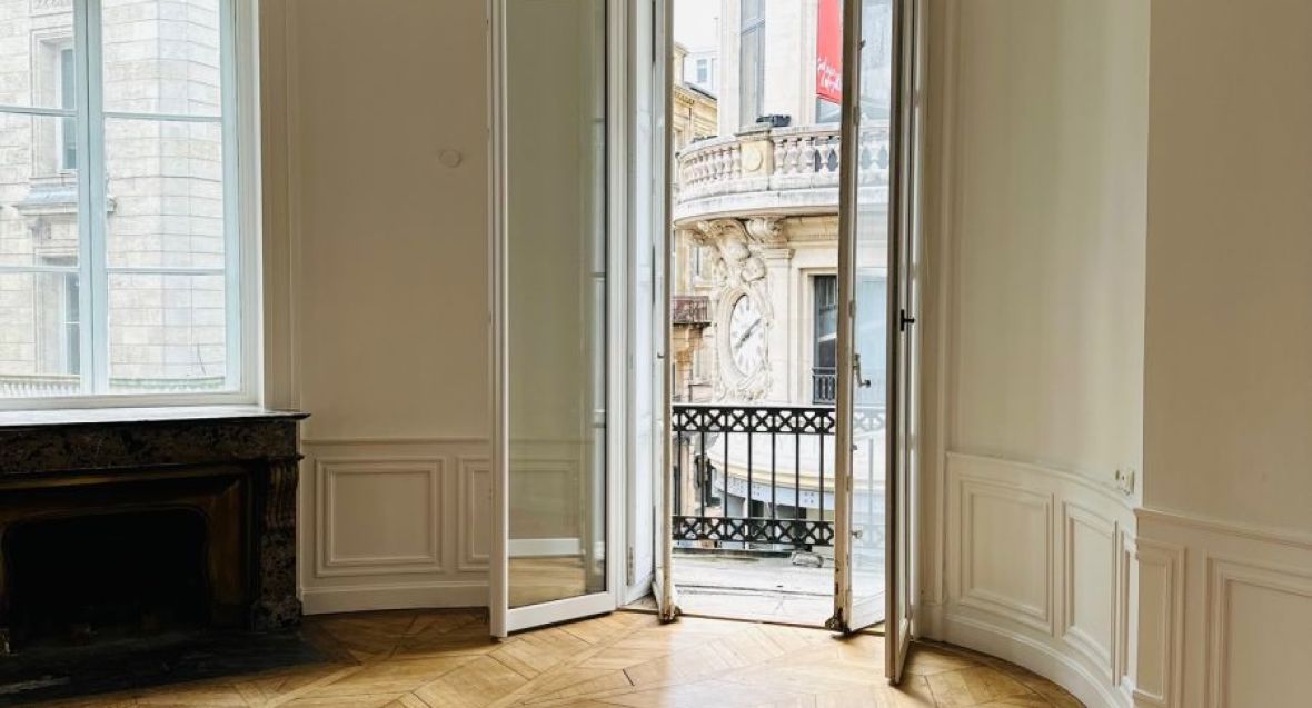 A vendre : Bel Appartement en plein Centre de Bordeaux à 50 m de la Place de la Comédie et du Grand Théatre