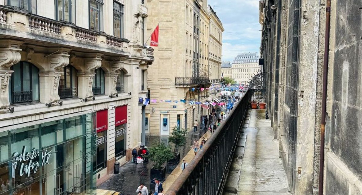 A vendre : Bel Appartement en plein Centre de Bordeaux à 50 m de la Place de la Comédie et du Grand Théatre